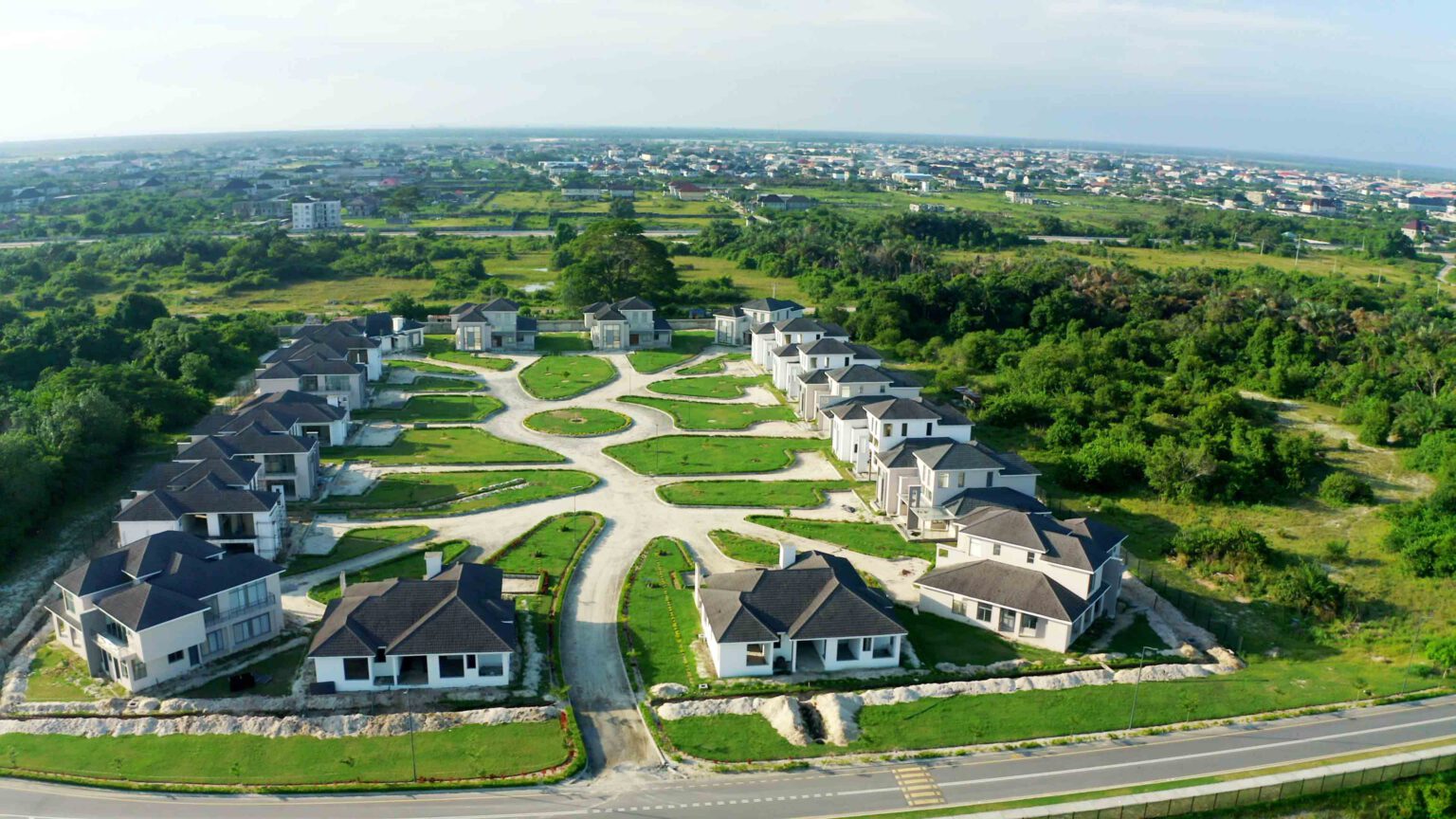 Discover Luxury Lakowe Lakes Golf & Country Estate